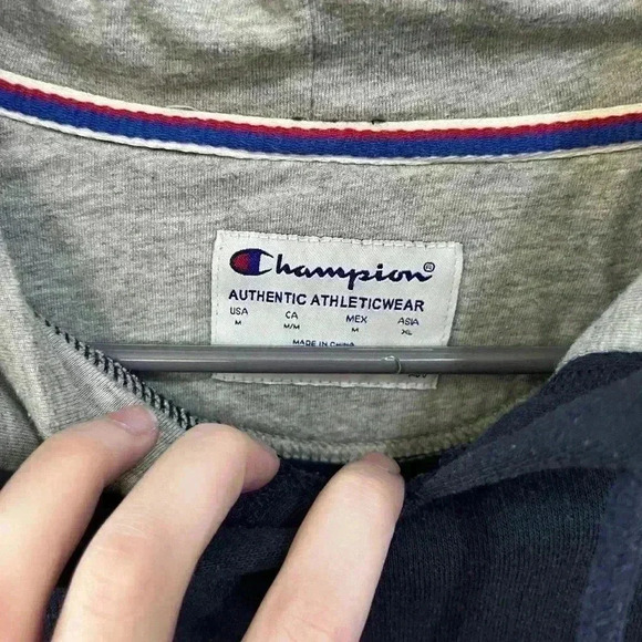 Champion navy blue hoodie with grey lining size medium - Picture 5 of 6
